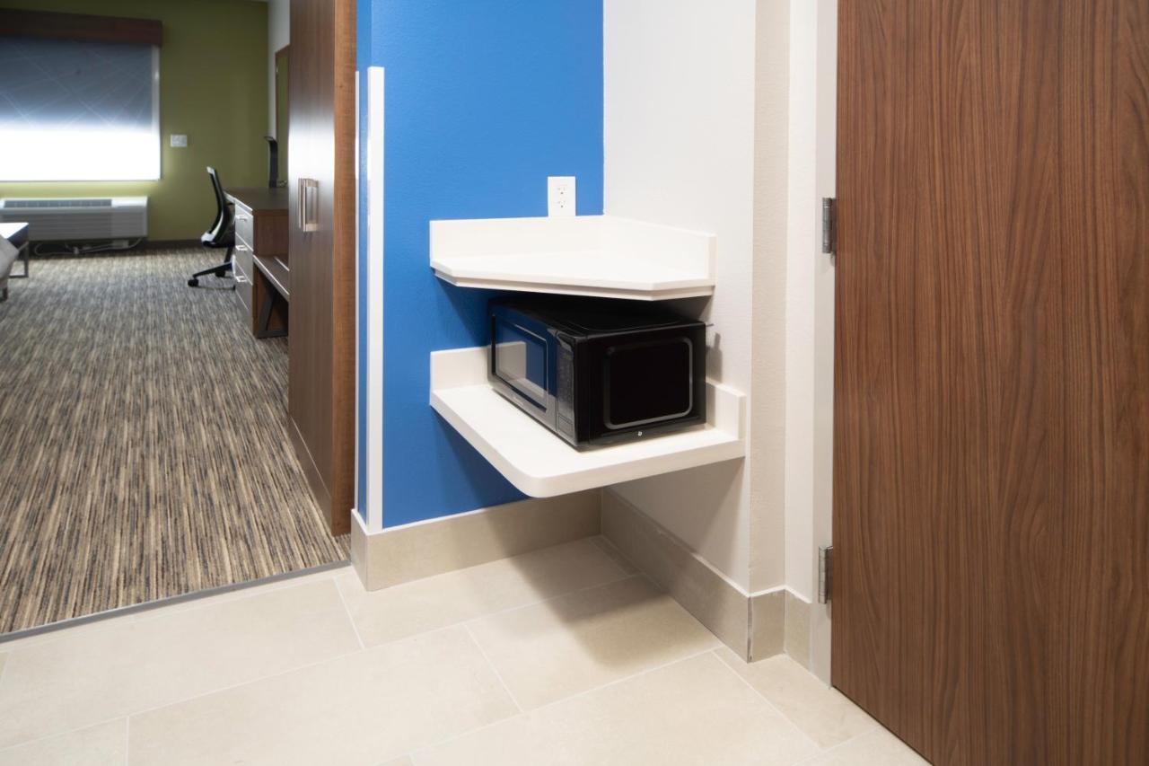 Holiday Inn Express & Suites - Fort Myers Airport By Ihg Екстер'єр фото