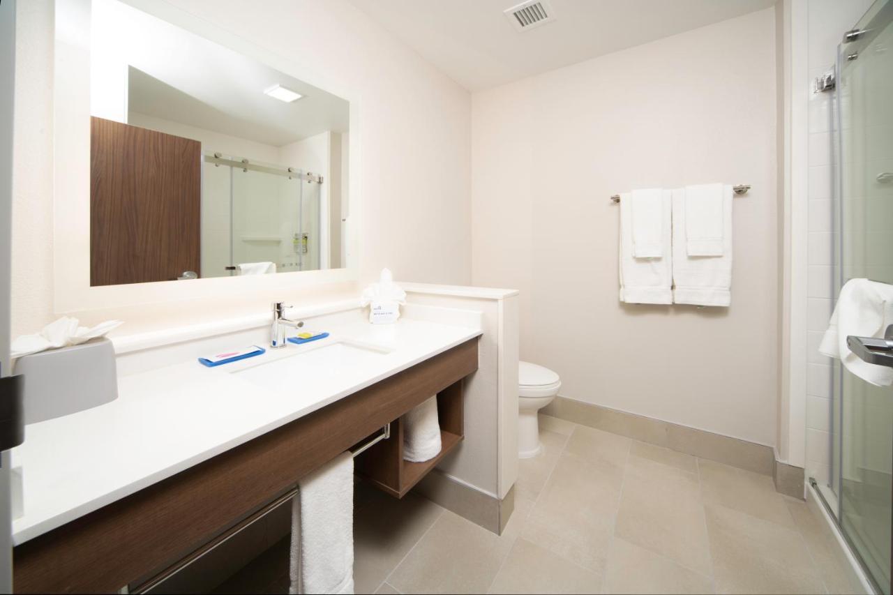 Holiday Inn Express & Suites - Fort Myers Airport By Ihg Екстер'єр фото