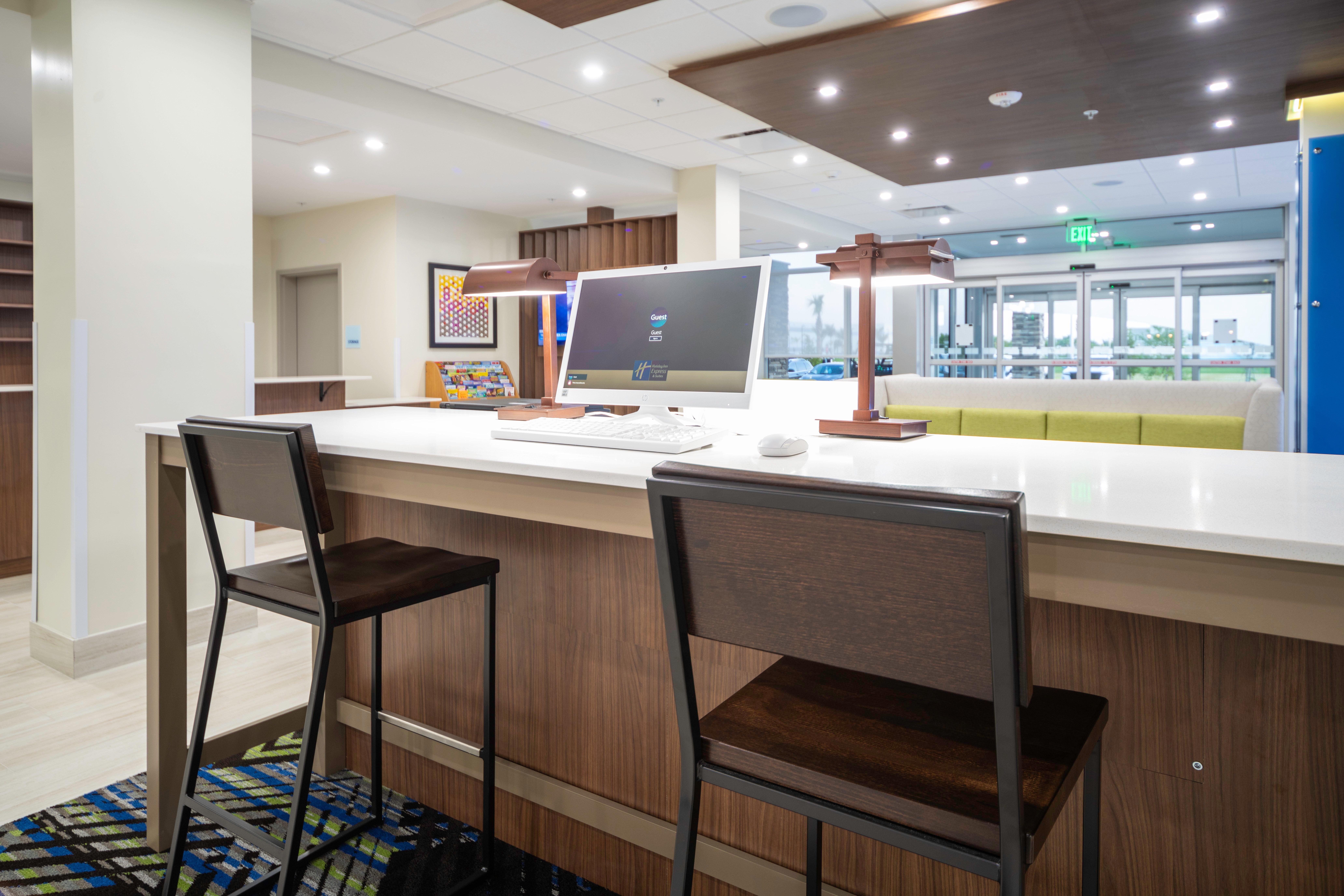 Holiday Inn Express & Suites - Fort Myers Airport By Ihg Екстер'єр фото