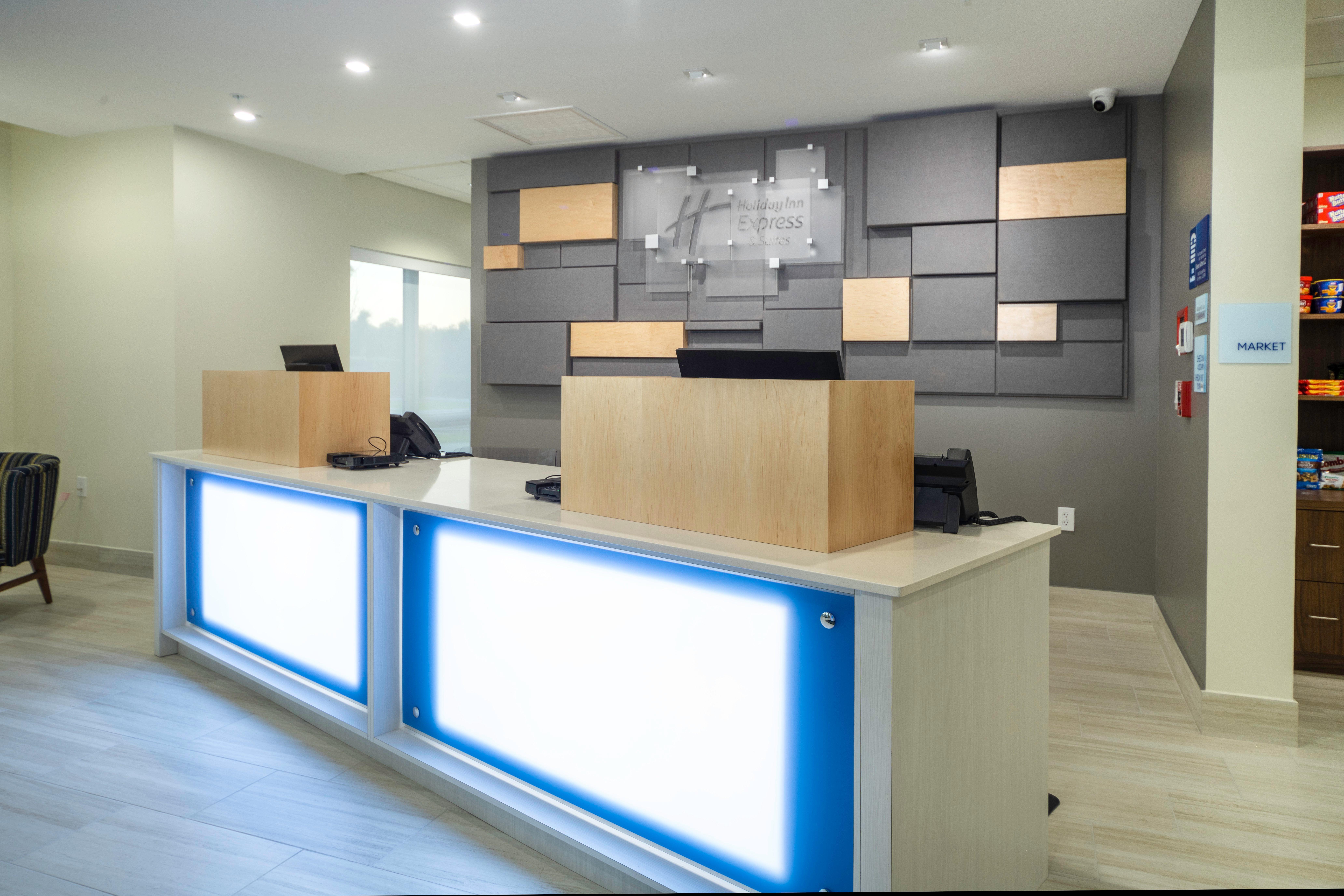Holiday Inn Express & Suites - Fort Myers Airport By Ihg Екстер'єр фото